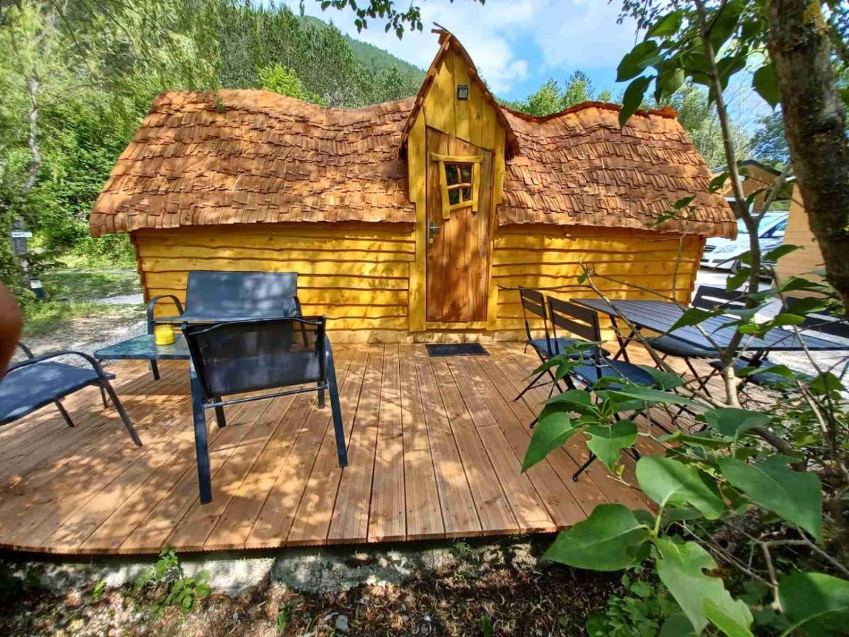 Camping La Ferme De Castellane Ngoại thất bức ảnh