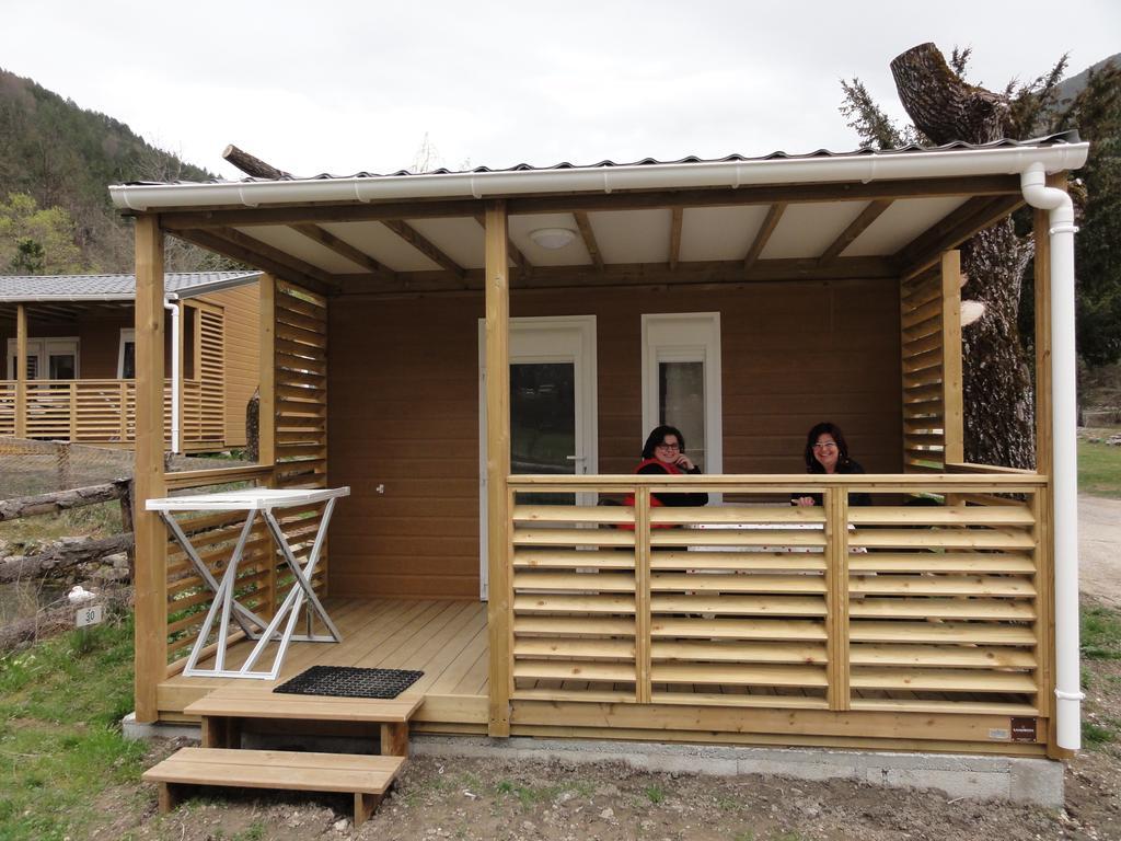 Camping La Ferme De Castellane Ngoại thất bức ảnh