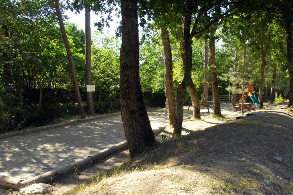 Camping La Ferme De Castellane Ngoại thất bức ảnh