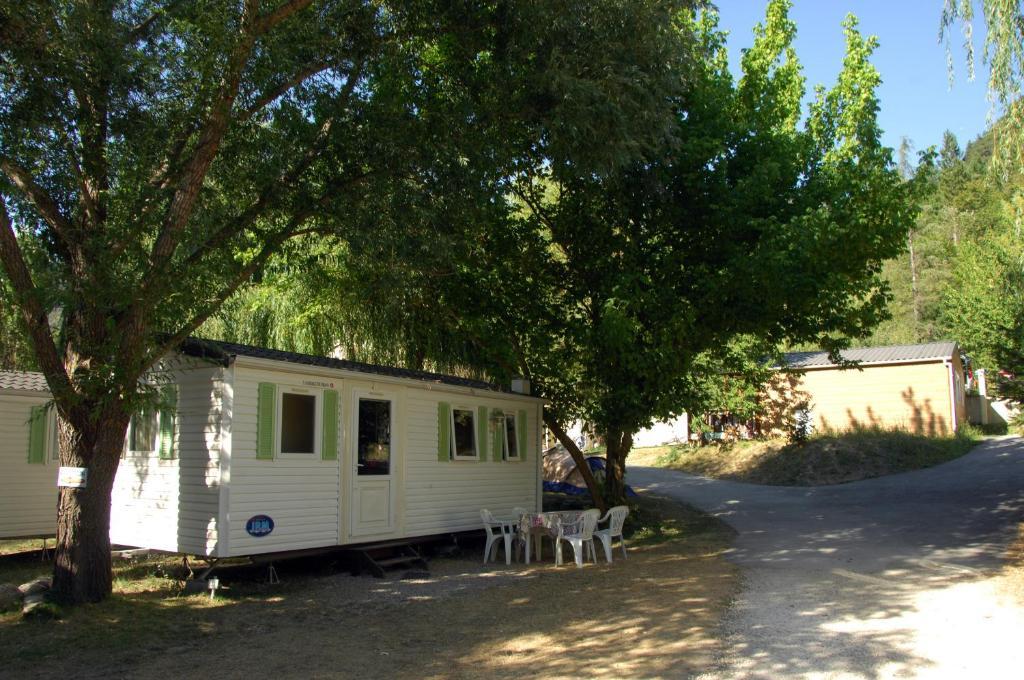 Camping La Ferme De Castellane Ngoại thất bức ảnh