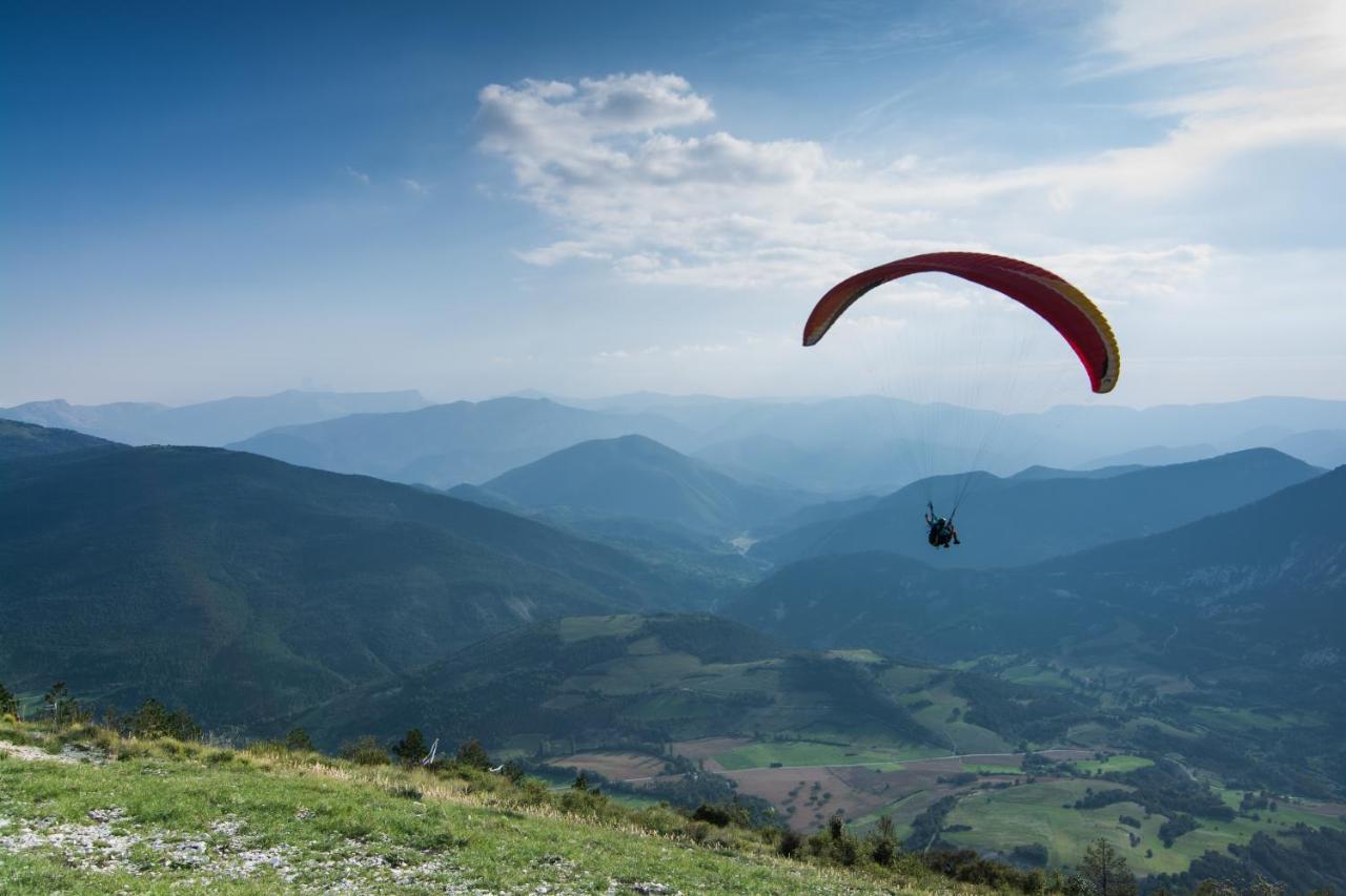 Camping La Ferme De Castellane Ngoại thất bức ảnh