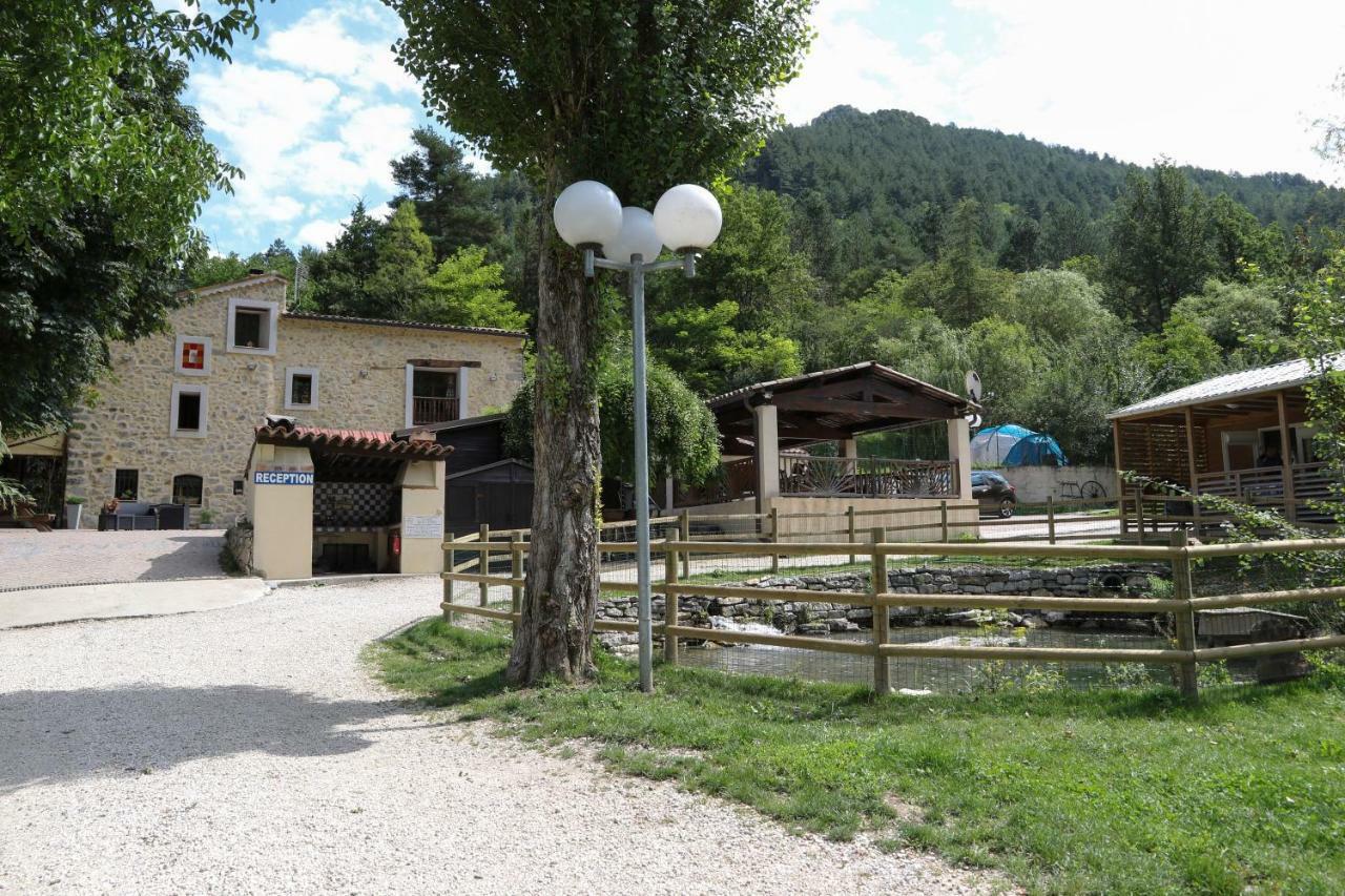 Camping La Ferme De Castellane Ngoại thất bức ảnh